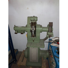 Máquina de rebatir con anillas